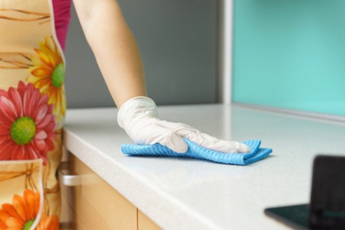 Professional end of tenancy cleaning in a TW9 kitchen