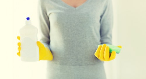 Mid-service carpet inspection and stain treatment in TW9